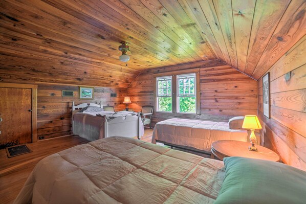 House (4 Bedrooms) | Interior - Rustic Dover Retreat w/ Porch - Walk to Boat Ramp! (Dover)