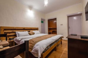 Premium bedding, desk, soundproofing, bed sheets