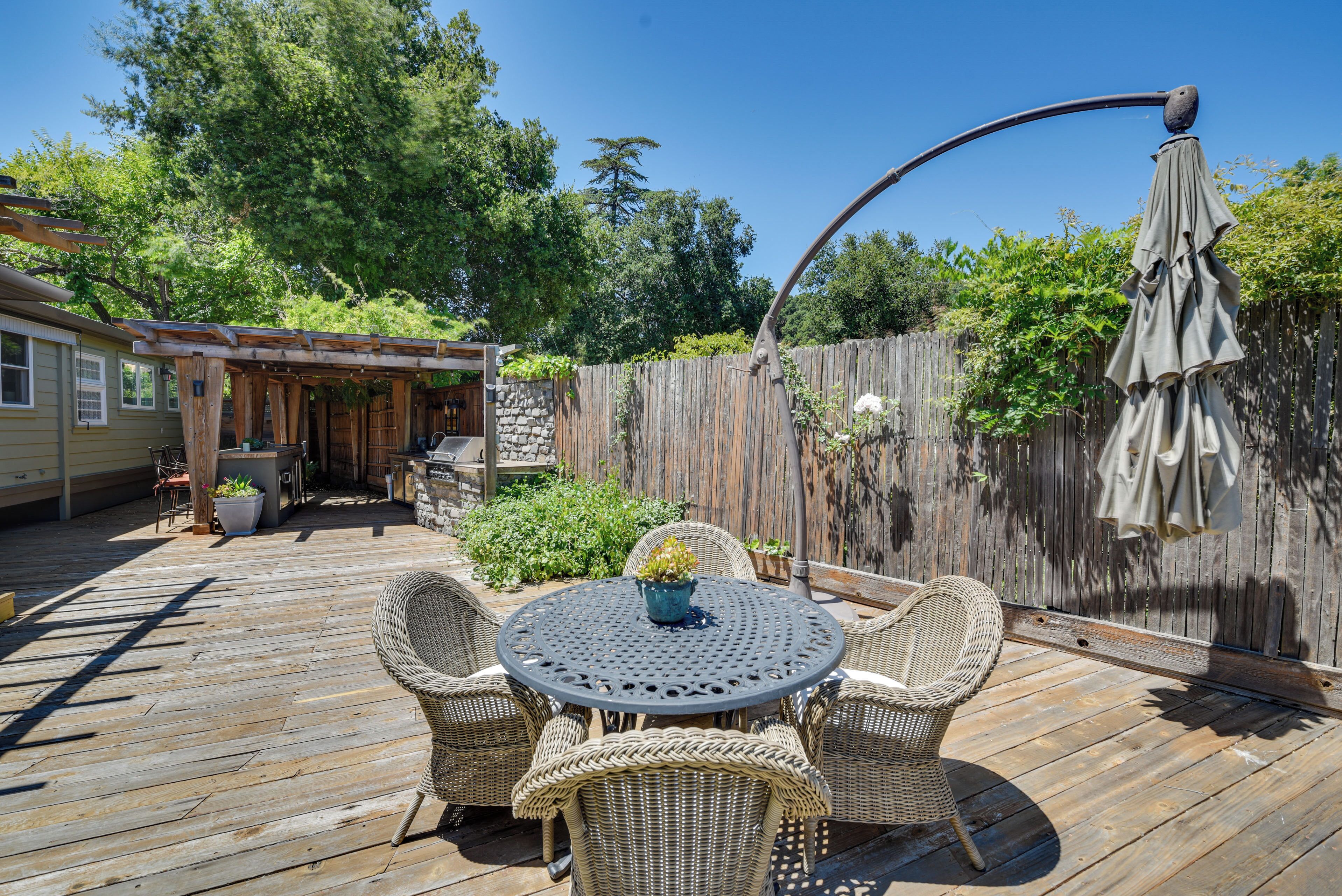 Luxury Woodside Vacation Rental w/ Patio