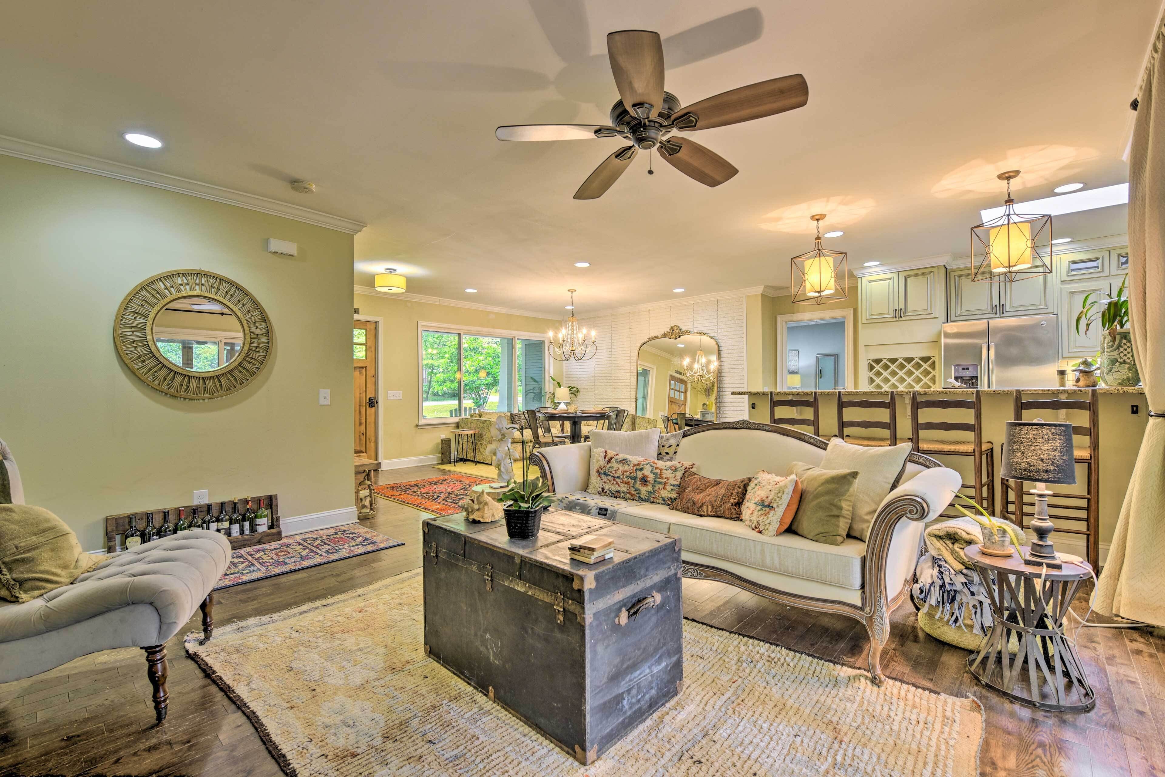 Charming Charlotte Cottage on a Half Acre!