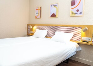 Kahden hengen standard-huone | Työpöytä, ilmainen Wi-Fi, vuodevaatteet