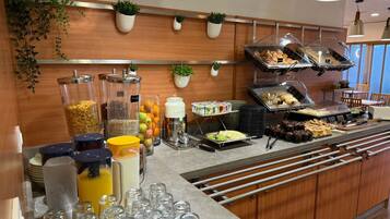 Esmorzar diari continental (7.00 EUR per persona)