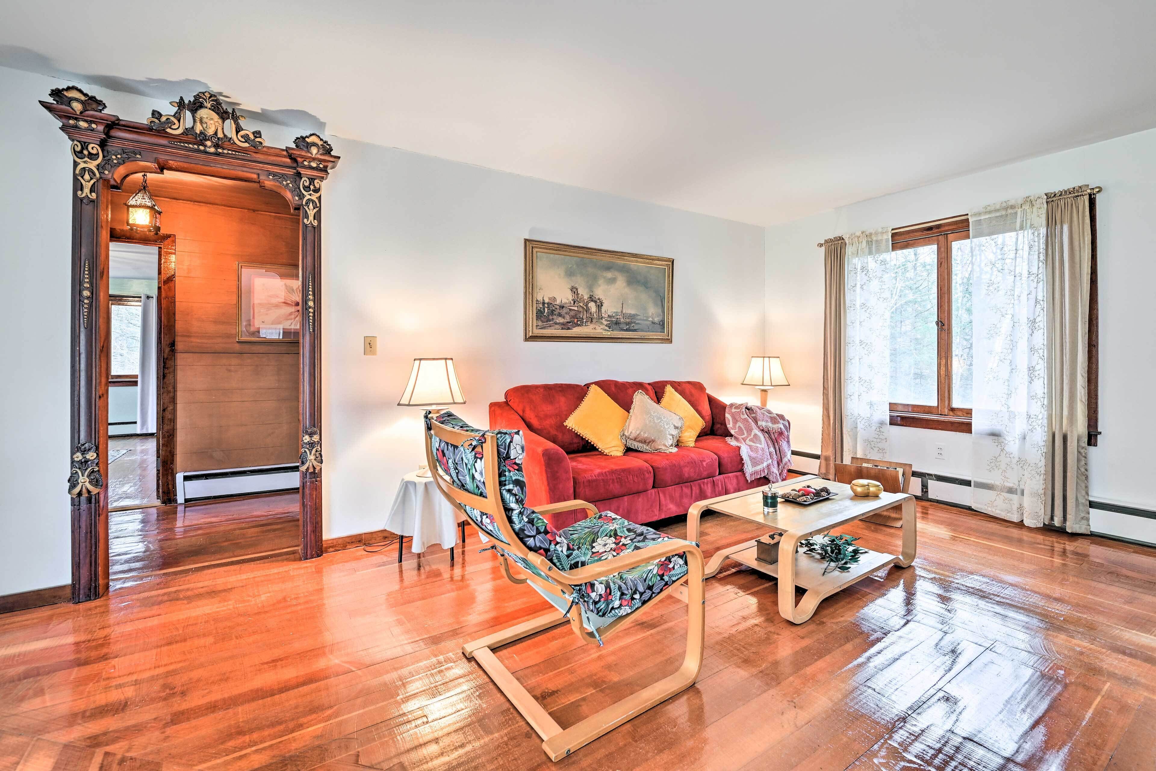 Old Time Catskill Mtn Retreat, Handcrafted Cabin!