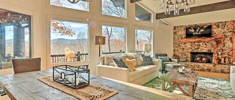 House (5 Bedrooms) | Interior