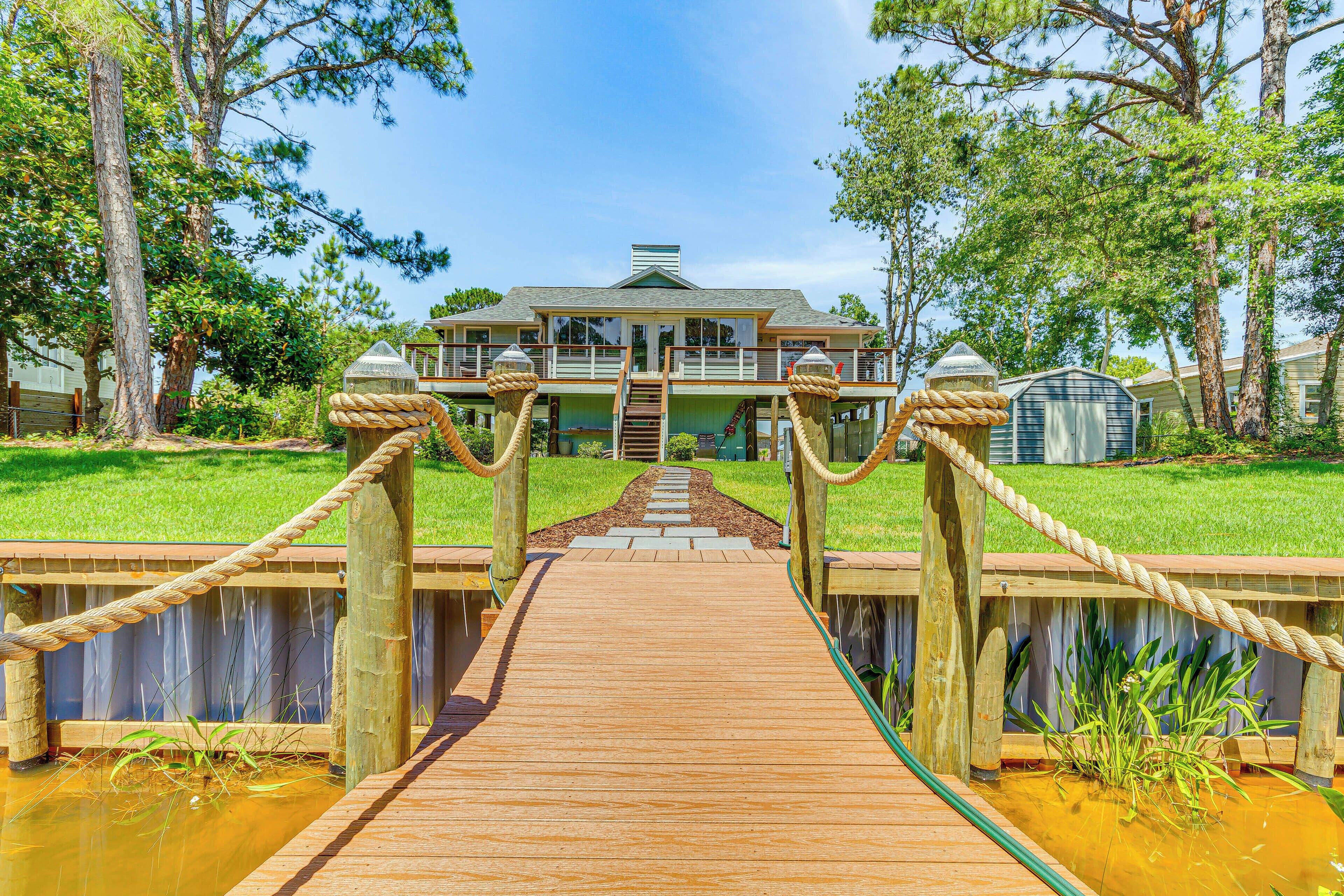 House (3 Bedrooms) | Property grounds