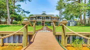 House (3 Bedrooms) | Property grounds