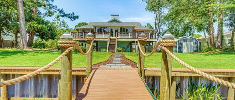 House (3 Bedrooms) | Property grounds