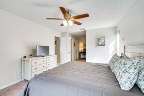 House (3 Bedrooms) | Interior - Fort Myers Home, Lanai & Private, Heated Pool (Fort Myers)