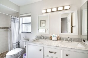 House (3 Bedrooms) | Interior - Fort Myers Home, Lanai & Private, Heated Pool (Fort Myers)