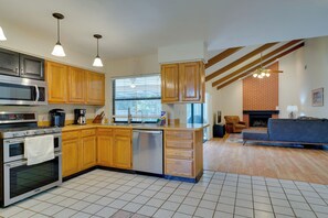 House (3 Bedrooms) | Interior - Fort Myers Home, Lanai & Private, Heated Pool (Fort Myers)