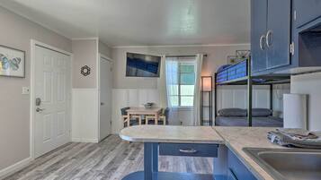 Fer et planche Ă repasser, draps fournis