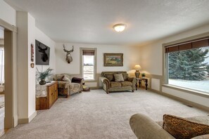 Talo (4 Bedrooms) | Sisätilat