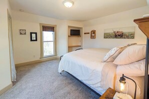 House (4 Bedrooms) | Interior - Charming Stevensville Home w/ Open Yard! (Stevensville)
