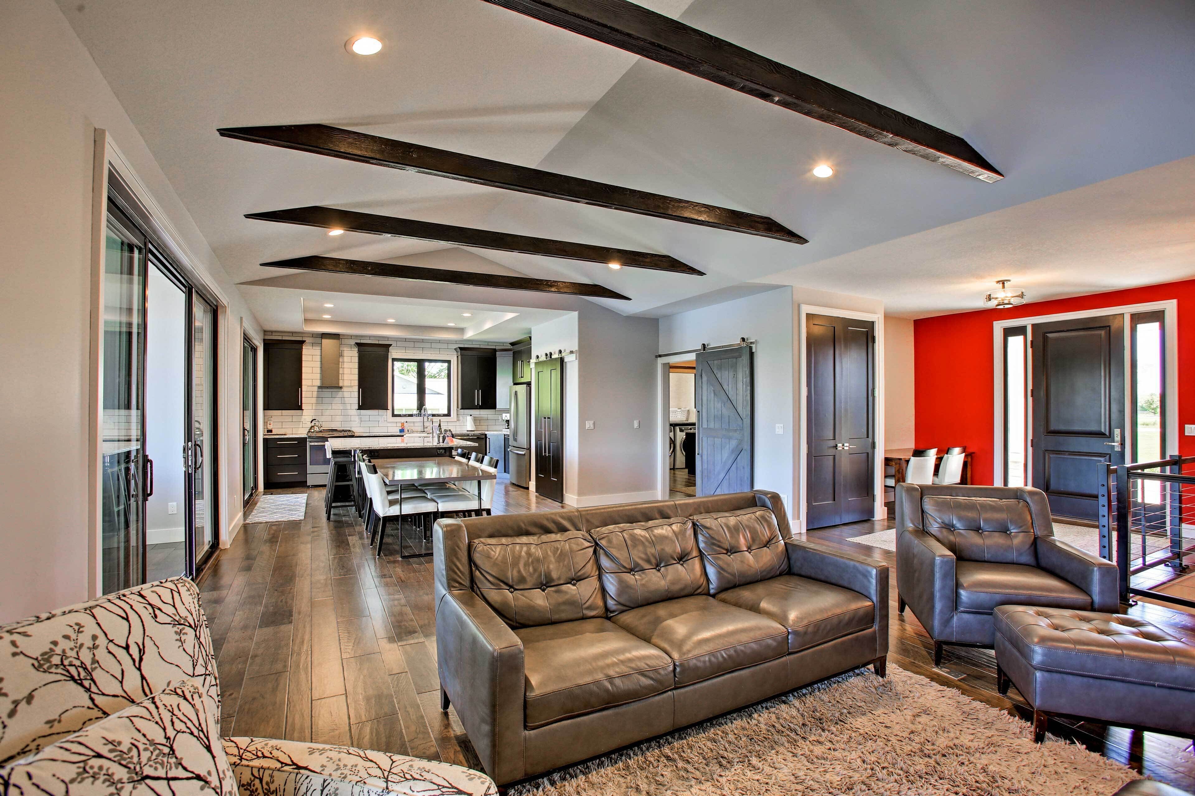 House (5 Bedrooms) | Front of property