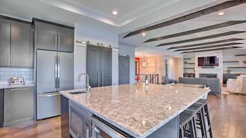 Rumah (5 Bedrooms) | Interior