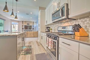 Paper towels - Luxury Desert Hideaway: Explore National Parks! (Washington)