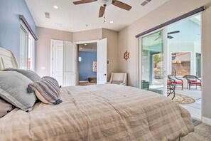 3 bedrooms, iron/ironing board, free cribs/infant beds, bed sheets - Luxury Desert Hideaway: Explore National Parks! (Washington)