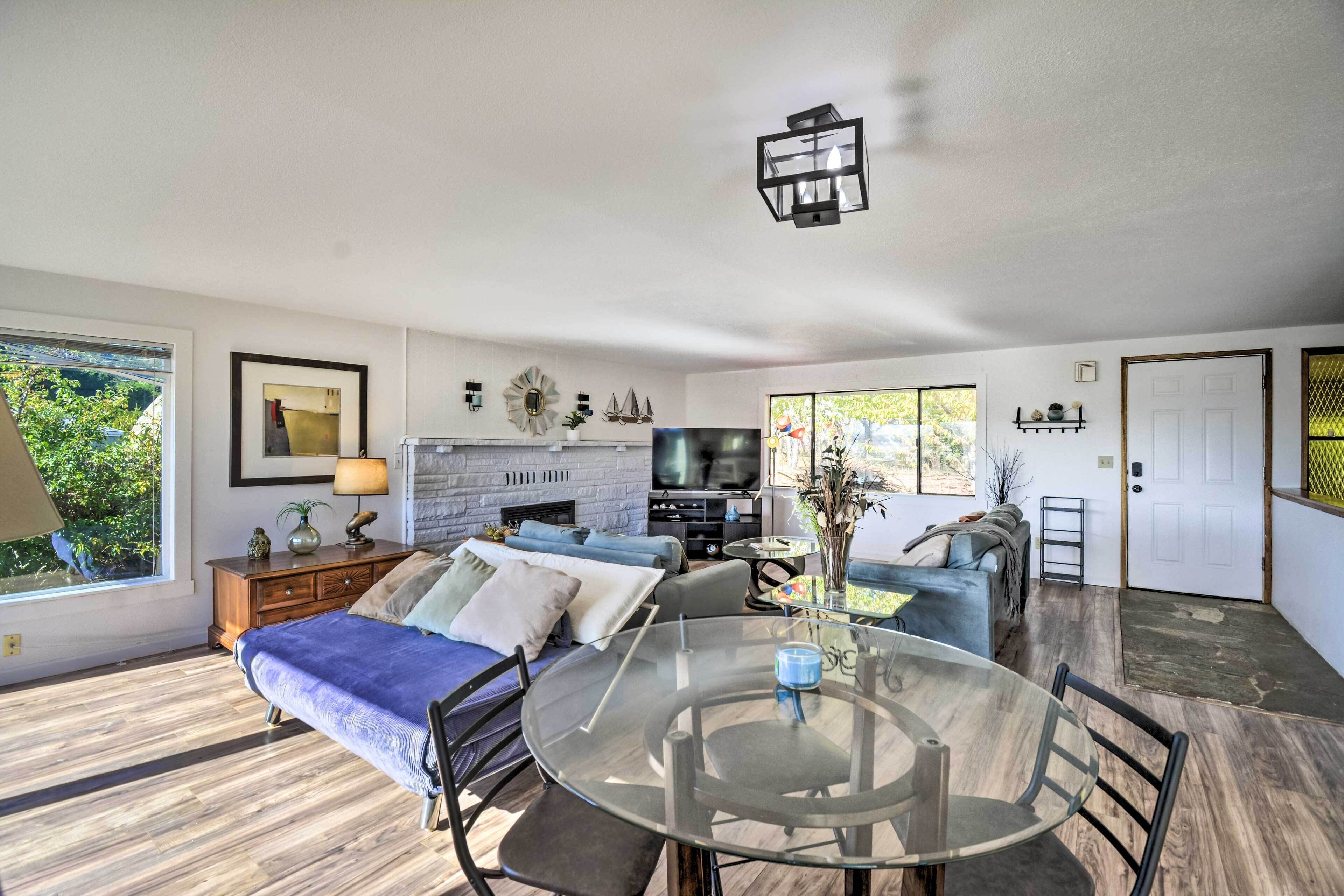 Relaxing Poulsbo Duplex w/ Liberty Bay Views!