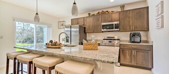 Peaceful Home w/ Patio, 26 Mi to Disney World