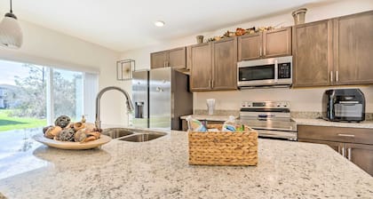 Peaceful Home w/ Patio, 26 Mi to Disney World