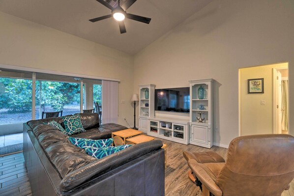 House (4 Bedrooms) | Front of property