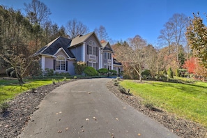 House (3 Bedrooms) | Interior - Million-dollar Estate by Downtown Franklin! (Franklin)
