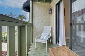 Apartment (1 Bedroom) | Interior - Cozy Myrtle Beach Getaway: 1 Block to Ocean! (Myrtle Beach)