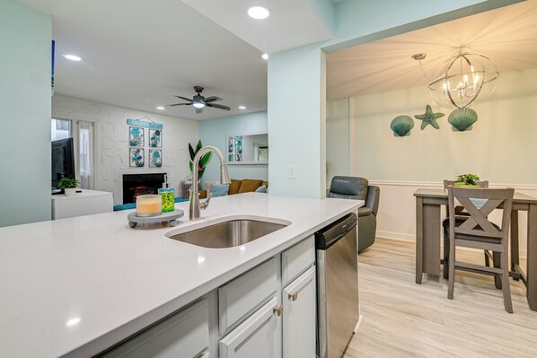 Apartment (1 Bedroom) | Interior - Cozy Myrtle Beach Getaway: 1 Block to Ocean! (Myrtle Beach)