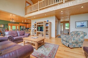 House (5 Bedrooms) | Interior