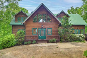 House (5 Bedrooms) | Interior