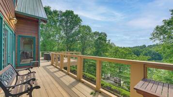 House (5 Bedrooms) | Terrace/patio