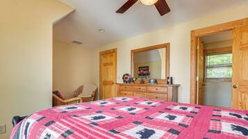 House (5 Bedrooms) | Interior