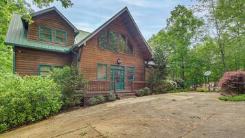 House (5 Bedrooms) | Interior