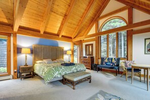 House (6 Bedrooms) | Interior