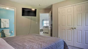 3 bedrooms, iron/ironing board, bed sheets