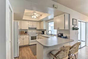 House (3 Bedrooms) | Interior - Bokeelia Retreat - Fishing Docks & Canals Nearby! (Bokeelia)