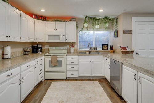 Game Room + Hot Tub: Salt Lake City Area Apt