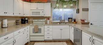 ห้องเกม + อ่างน้ำร้อน: อพาร์ตเมนต์ในพื้นที่ ซอลต์ เลค ซิตี้