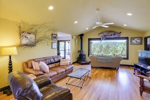 House (4 Bedrooms) | Interior