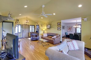 House (4 Bedrooms) | Interior