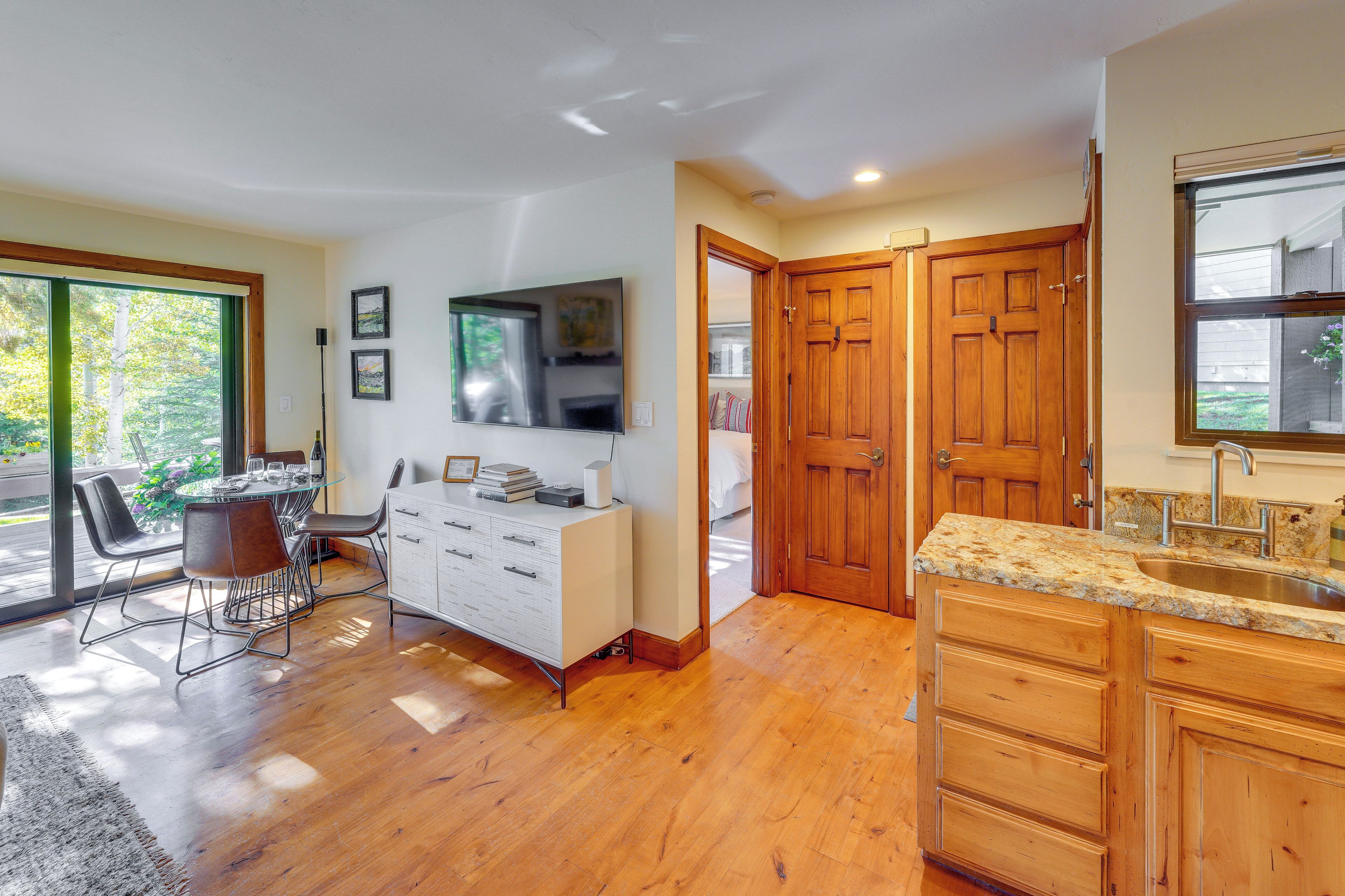 Apartment (1 Bedroom) | Interior