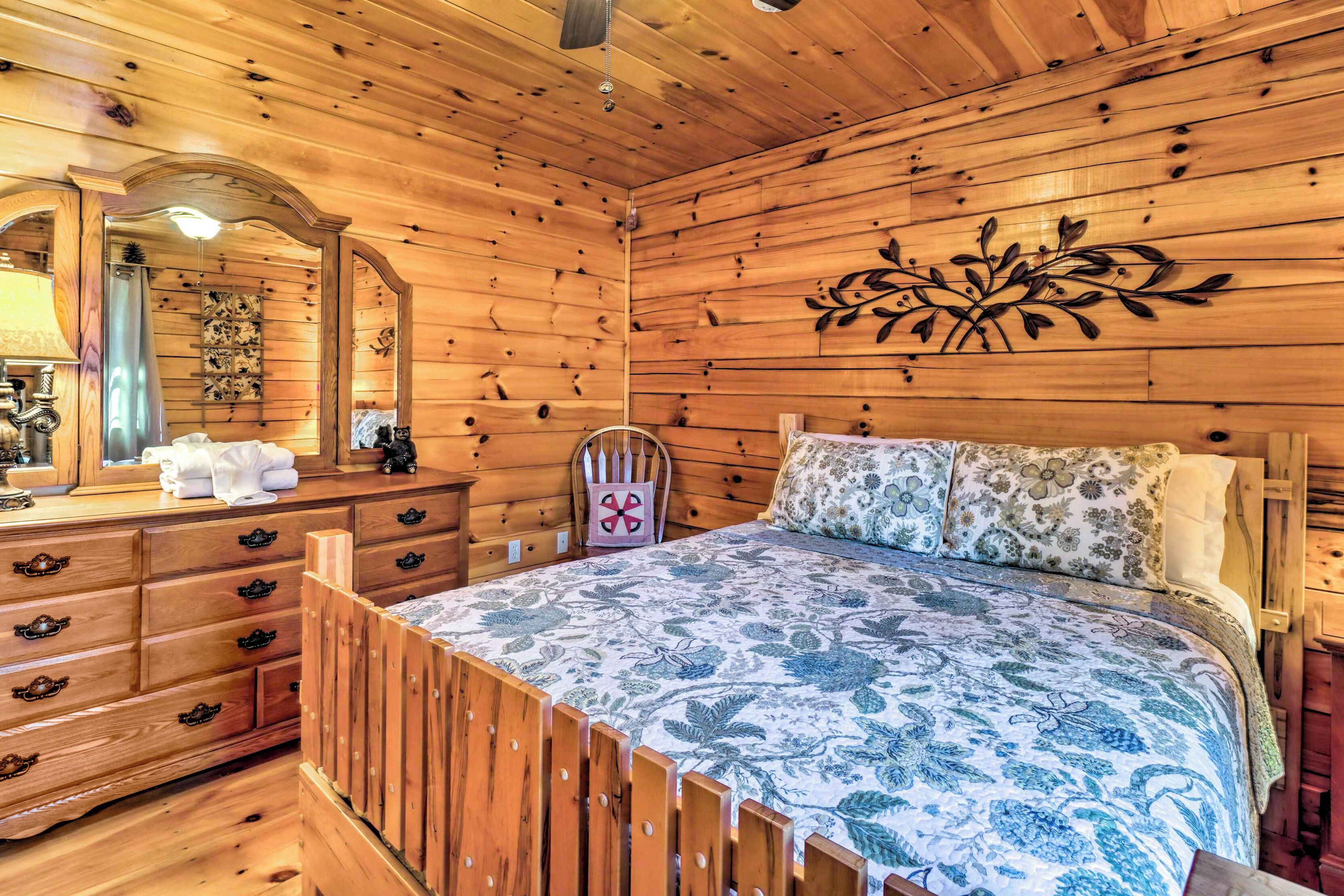 Cozy Tellico Plains Getaway w/ Deck, Fire Pit