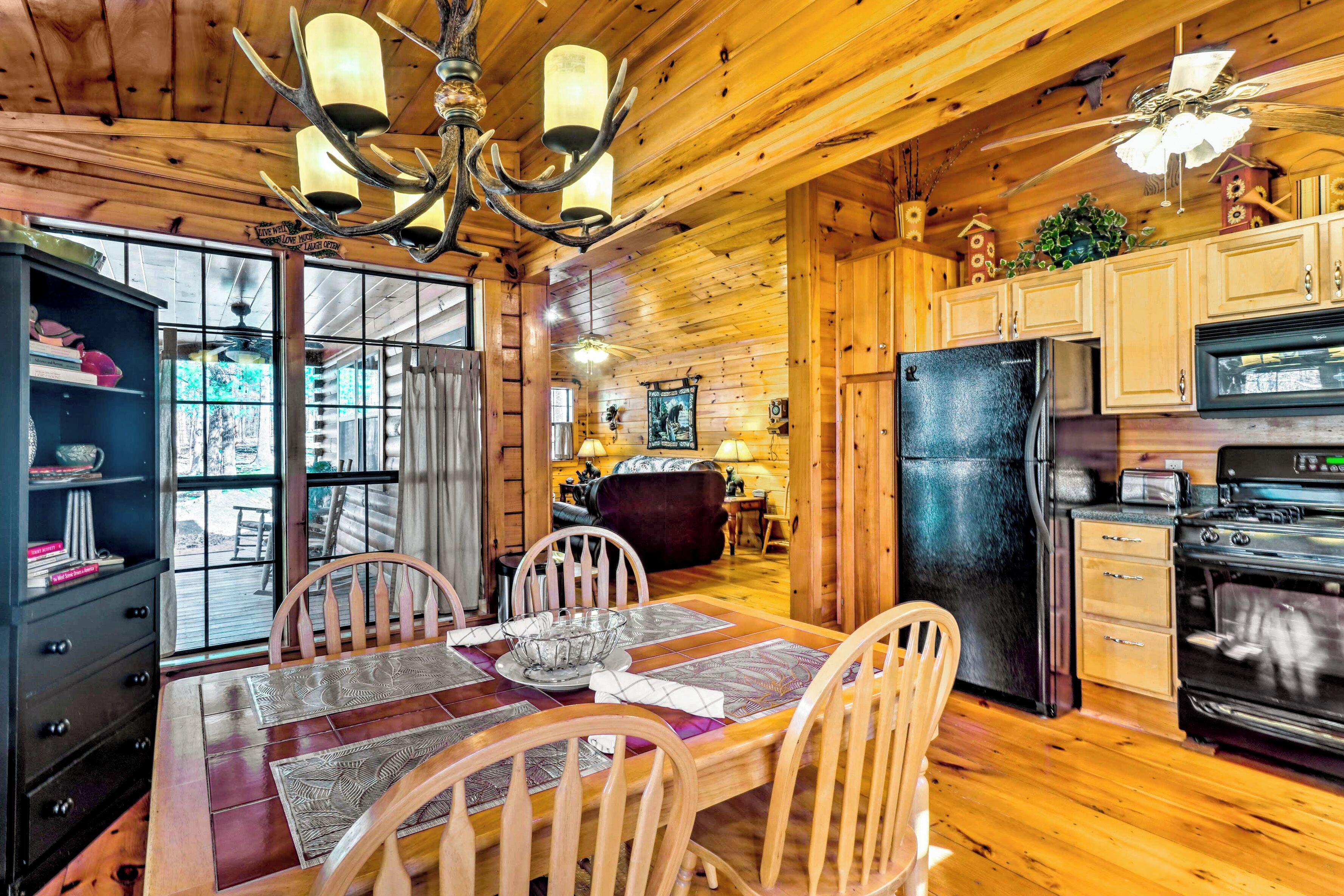 Cozy Tellico Plains Getaway w/ Deck, Fire Pit