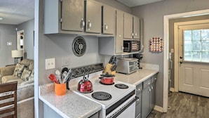 Unclassified image, 5 of 24, button - Tallahassee Home Near FSU & Famu Campuses! (Tallahassee)