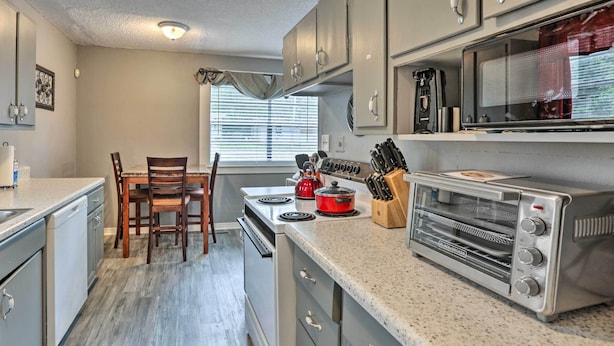 Unclassified image, 1 of 24, button - Tallahassee Home Near FSU & Famu Campuses! (Tallahassee)