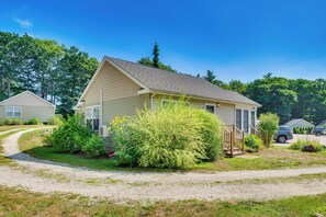 Cottage (2 Bedrooms) | Interior - Charming Coastal Cottage w/ Pool Access! (Wells)