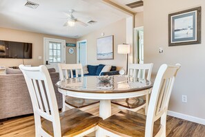 Cottage (2 Bedrooms) | Interior