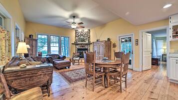 House (4 Bedrooms) | Interior