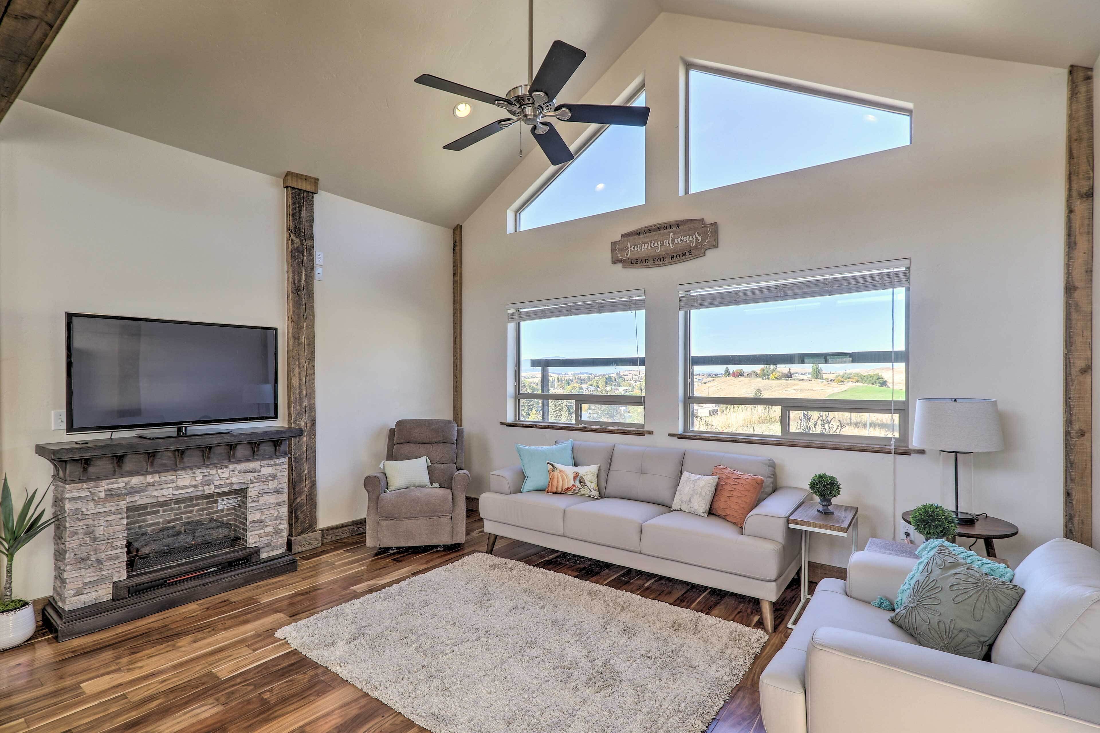 Dreamy Hideaway w/ 360 View of Eureka Valley!