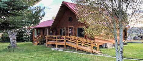 House (4 Bedrooms) | Front of property